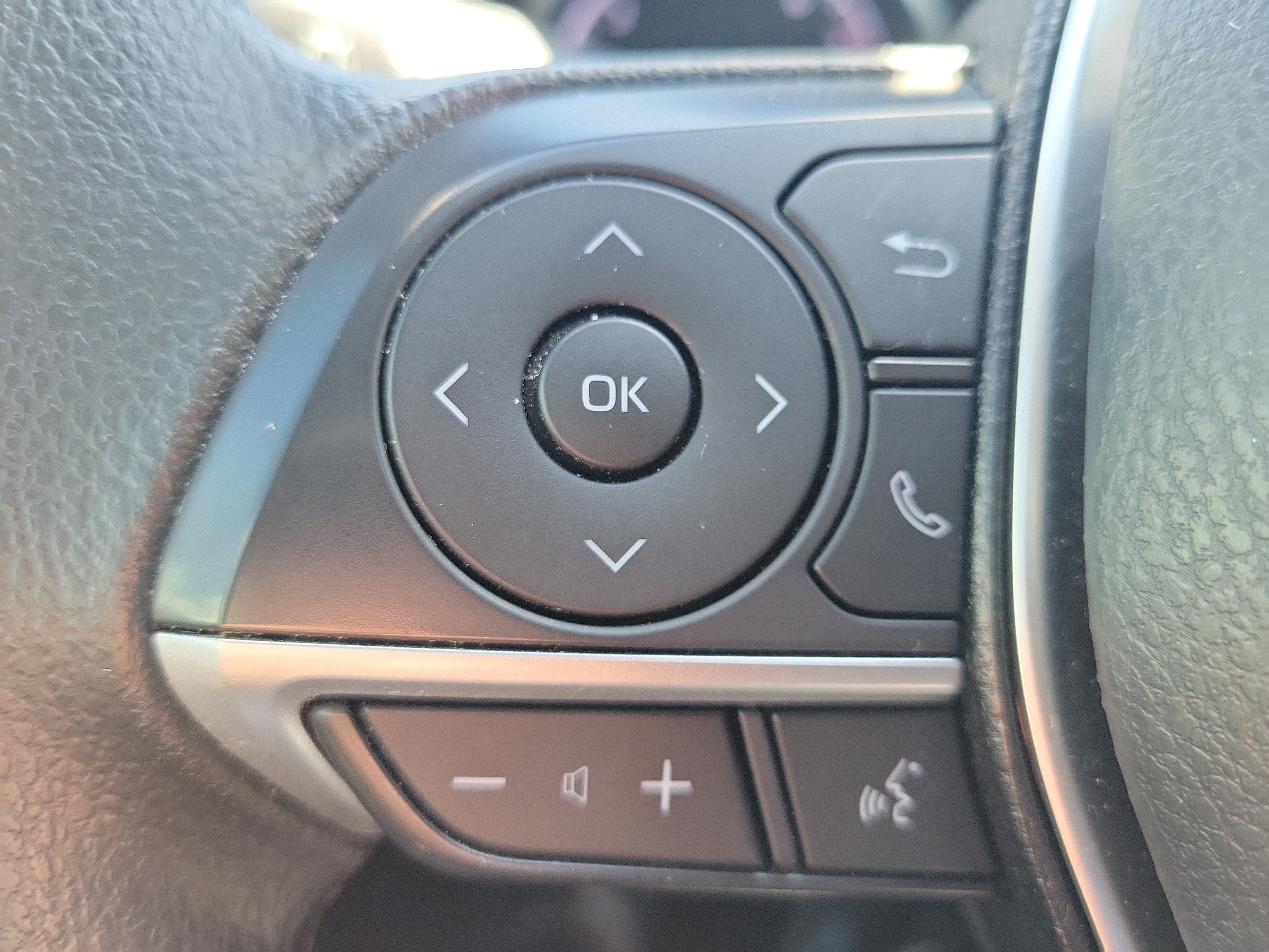 Used 2024 Toyota Camry LE FWD image 30