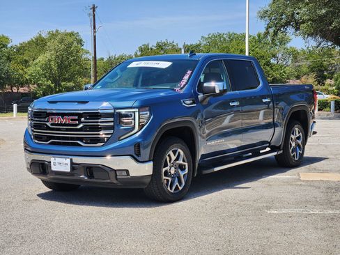 Used 2024 GMC Sierra 1500 SLT AWD/4WD image 2
