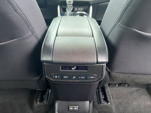 Certified 2023 Toyota Highlander L image 18