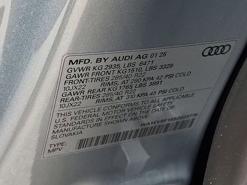 Used 2025 Audi Q8 Premium Plus w/ Premium Plus Package image 29