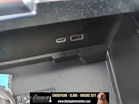 Used 2025 GMC Yukon Denali w/ LPO, Floor Liner Package AWD/4WD image 12
