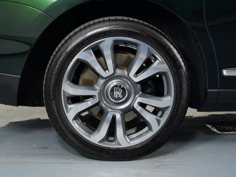 Used 2023 Rolls-Royce Cullinan w/ Cullinan Package image 11