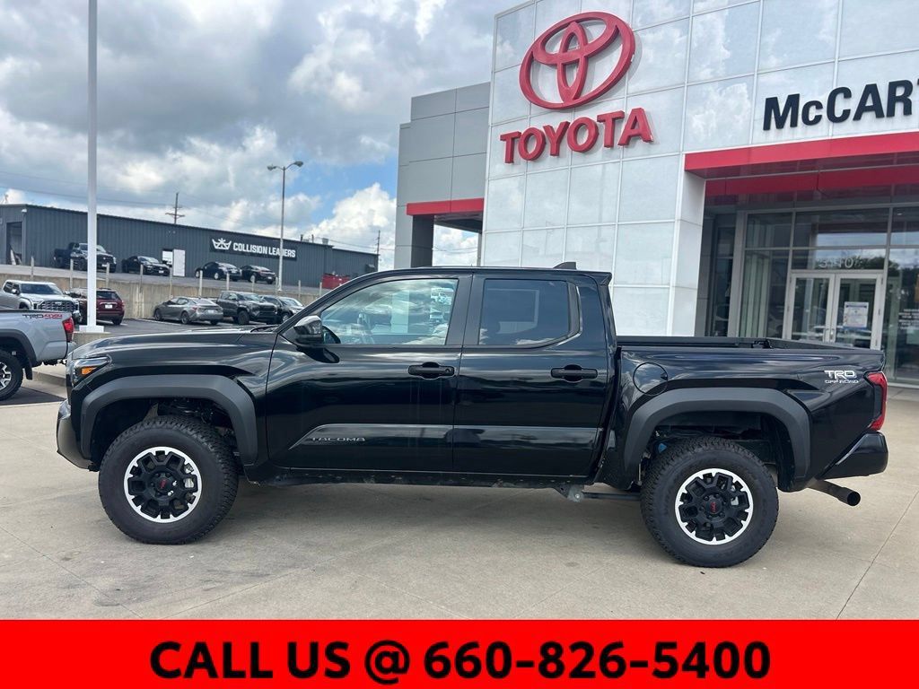 Used 2024 Toyota Tacoma TRD Off-Road AWD/4WD image 10