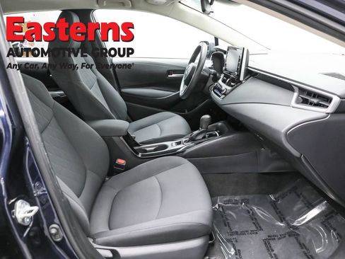 Used 2021 Toyota Corolla LE image 23