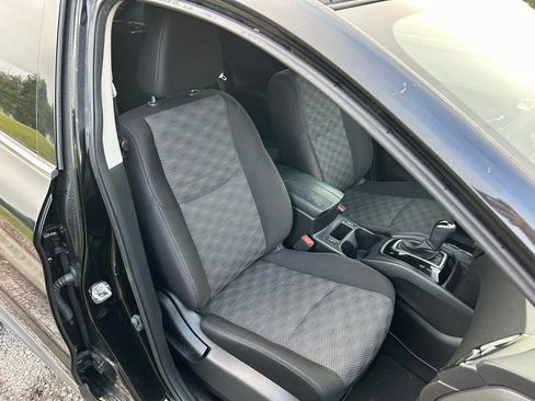Used 2021 Nissan Rogue Sport SV FWD image 15