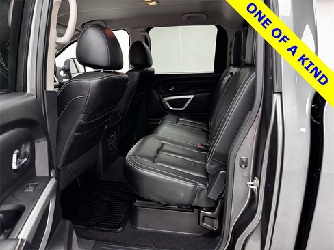 Used 2016 Nissan Titan XD image 12