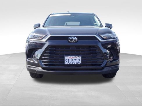 Certified 2025 Toyota Grand Highlander XLE image 9