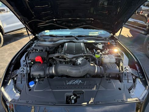 Used 2024 Ford Mustang GT Premium w/ GT Performance Package image 40