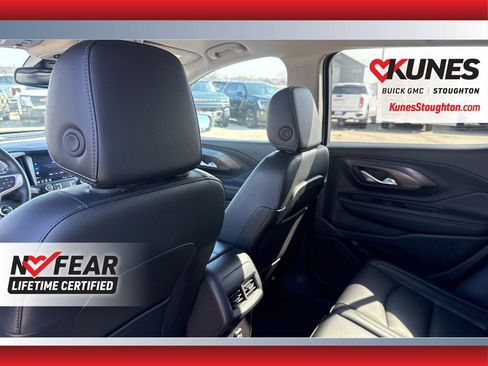 Used 2024 GMC Terrain SLT image 43