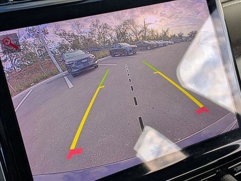 Used 2022 Jeep Grand Cherokee Limited image 12