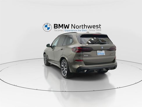 New 2026 BMW X5 xDrive40i w/ M Sport Package AWD/4WD image 13