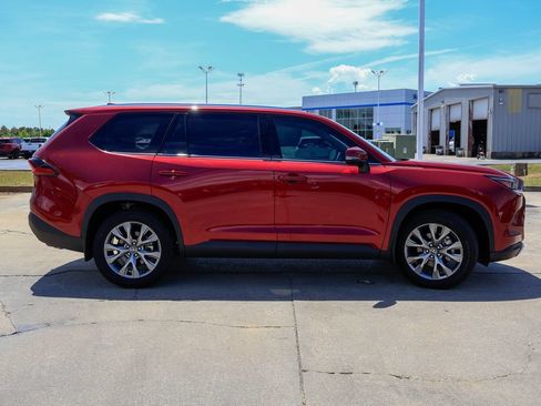 Used 2026 Toyota Grand Highlander AWD image 26