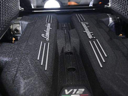 Used 2025 Lamborghini Revuelto AWD/4WD image 26