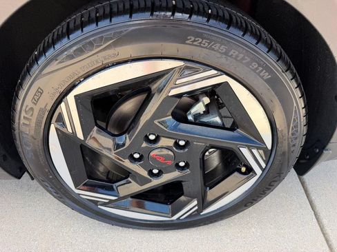 Used 2025 Kia K4 EX FWD image 26