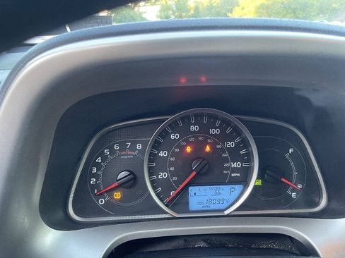 Used 2014 Toyota RAV4 XLE AWD/4WD image 14
