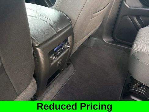 Used 2022 Chevrolet Traverse LT w/ Midnight/Sport Edition image 33