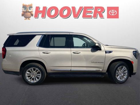 Used 2023 GMC Yukon SLT RWD image 2