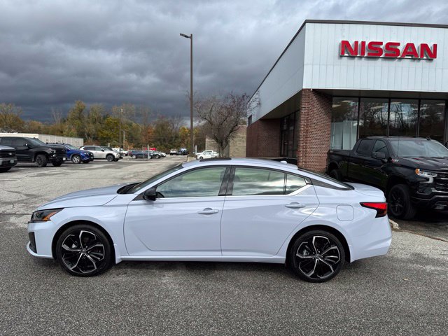 Used 2025 Nissan Altima 2.5 SR w/ SR Premium Package AWD/4WD image 37