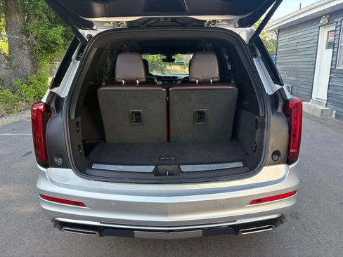 Used 2020 Cadillac XT6 Premium Luxury image 4