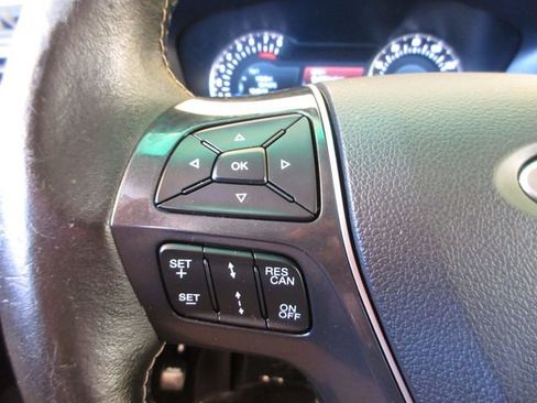 Used 2016 Ford Explorer Platinum image 15