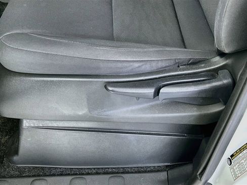 Used 2022 Nissan Frontier S RWD image 18