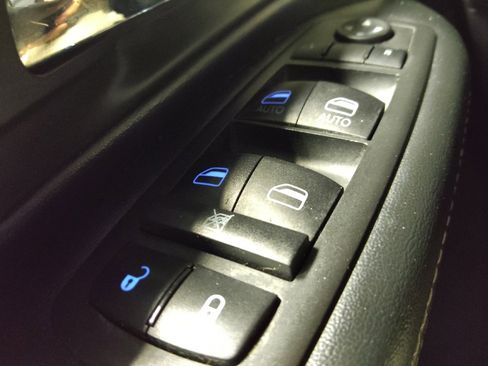 Used 2019 Dodge Grand Caravan SXT w/ Blacktop Package FWD image 27