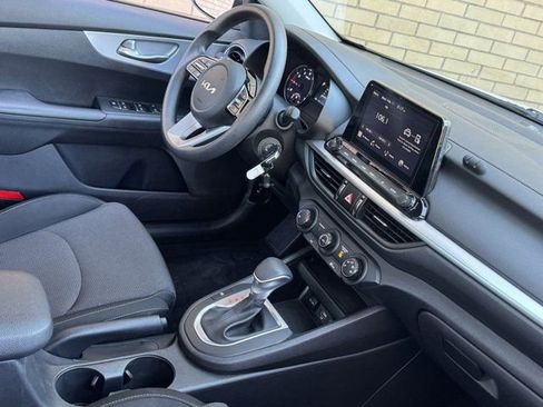 Used 2022 Kia Forte LXS image 7