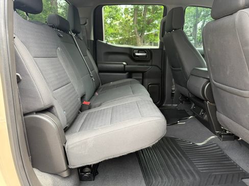 Used 2022 Chevrolet Silverado 1500 Custom Trail Boss w/ LPO, Dark Essentials Package AWD/4WD image 11