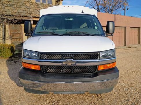 Used 2019 Chevrolet Express 3500 w/ Power Convenience Package image 3