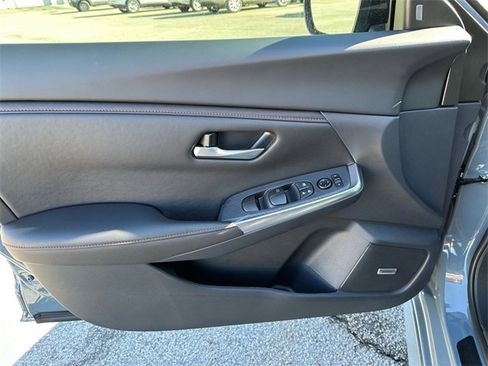 New 2025 Nissan Sentra SR w/ SR Premium Package image 12