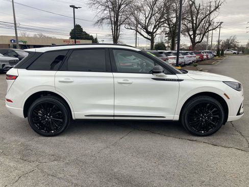 New 2026 Lincoln Corsair Premiere image 2