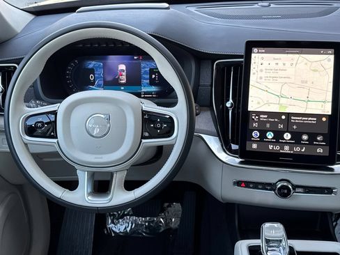Certified 2026 Volvo XC90 T8 Ultra w/ Protection Package Premier AWD/4WD image 15