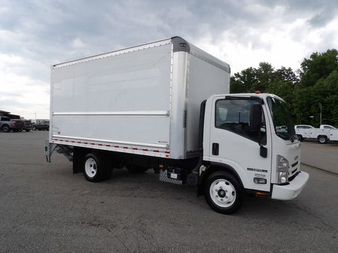 Used 2020 Isuzu NPR RWD image 10