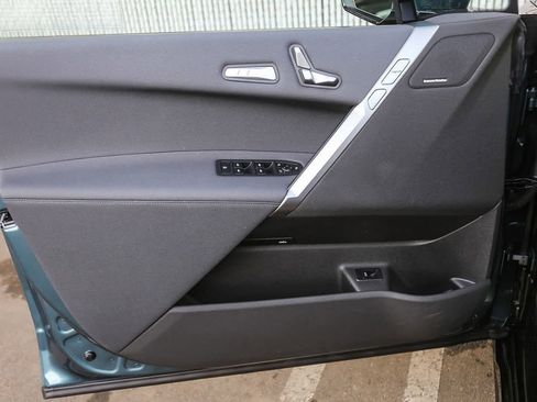 Used 2025 BMW iX xDrive50 w/ Premium Package image 16