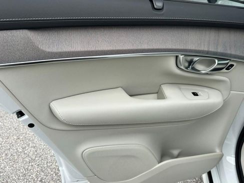 New 2026 Volvo XC90 T8 Ultra w/ Protection Package Premier AWD/4WD image 25