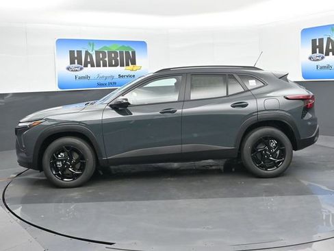 New 2026 Chevrolet Trax LT w/ Driver Confidence Package FWD image 2