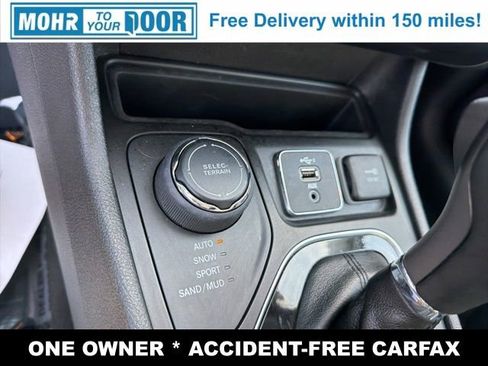 Used 2019 Jeep Cherokee Limited image 21