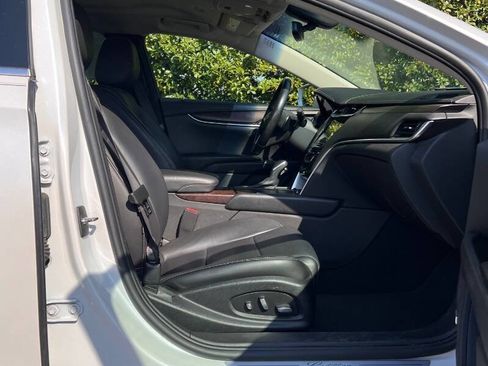 Used 2019 Cadillac XTS Luxury image 17