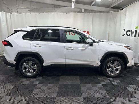 Used 2025 Toyota RAV4 XLE image 10