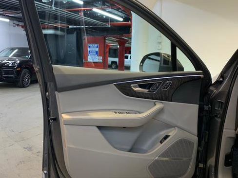 Used 2022 Audi Q7 3.0T Premium Plus w/ Premium Plus Package image 13