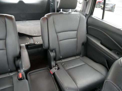 Used 2022 Honda Pilot Touring image 14