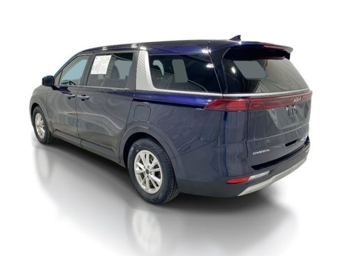 Used 2024 Kia Carnival LX FWD image 5