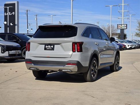 New 2026 Kia Sorento S w/ S Panoramic Sunroof Package image 4
