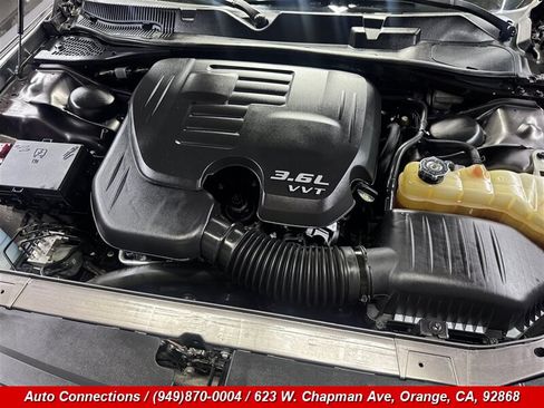 Used 2015 Dodge Challenger SXT RWD image 20