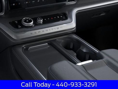New 2026 Ford Expedition Platinum image 17