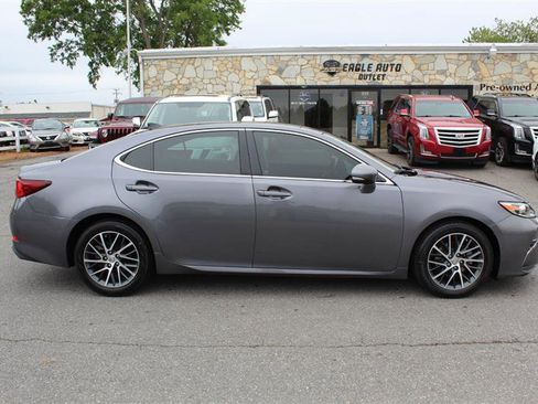 Used 2017 Lexus ES 350 w/ Luxury Package FWD image 8