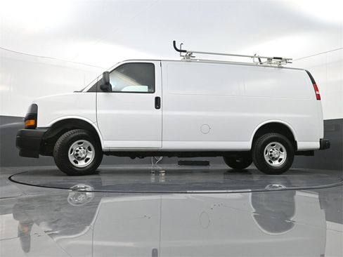 Used 2022 Chevrolet Express 2500 w/ Driver Convenience Package image 23