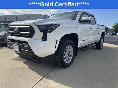 Certified 2024 Toyota Tacoma SR5 AWD/4WD image 12