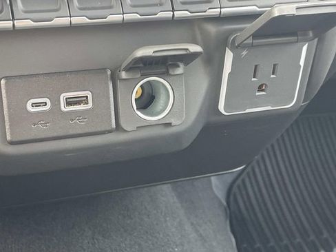 Used 2025 Chevrolet Silverado 1500 Custom RWD image 17