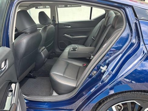 Used 2024 Nissan Altima 2.5 SR FWD image 17